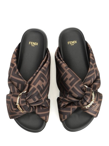 Slide flat in satin