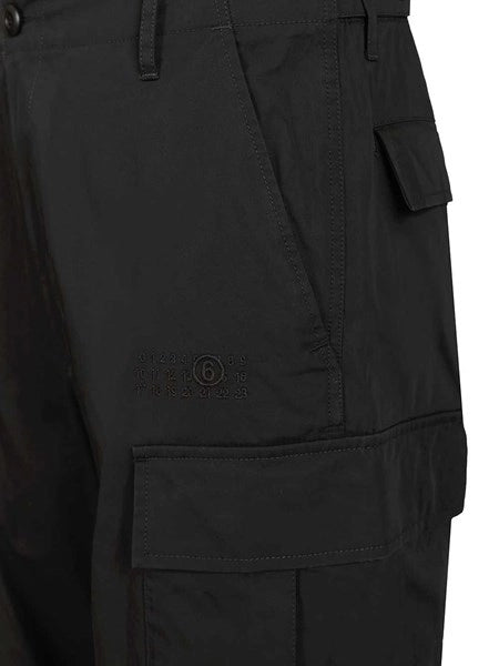 Pantaloni cargo
