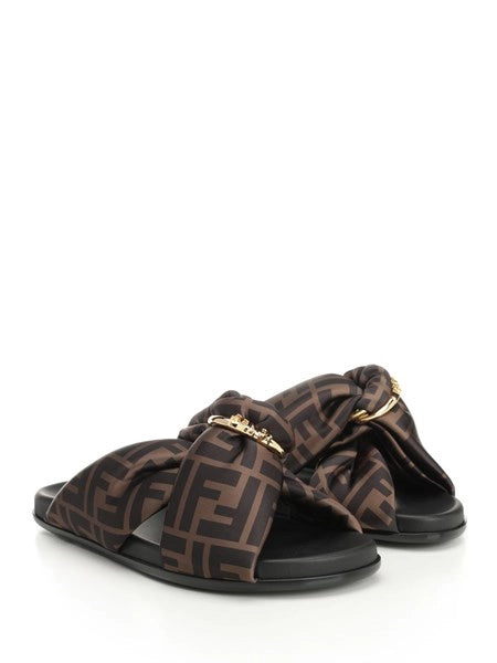 Slide flat in satin