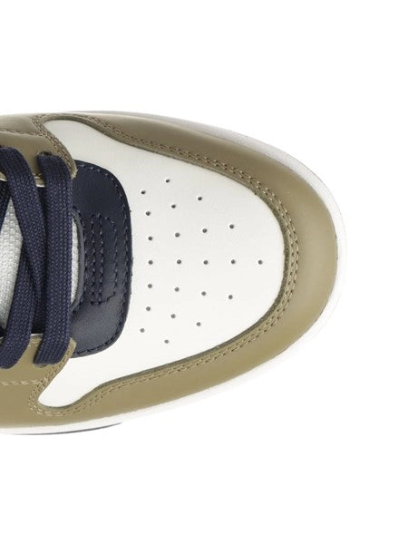 Sneaker Out of office