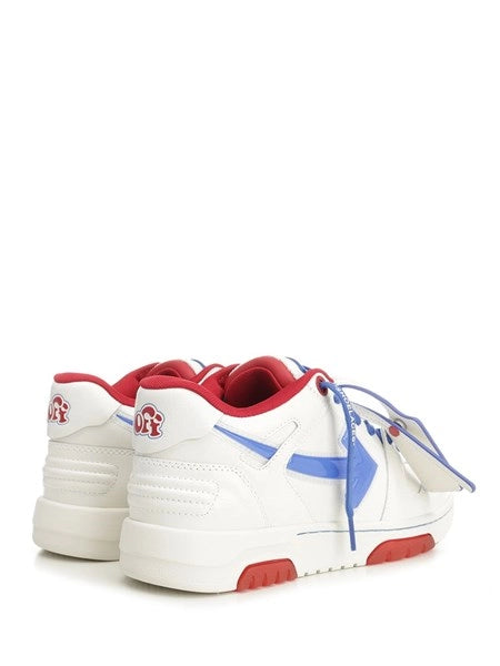 Sneaker Out of office bubble arrow