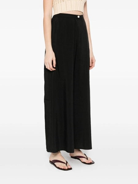 Pantaloni flared