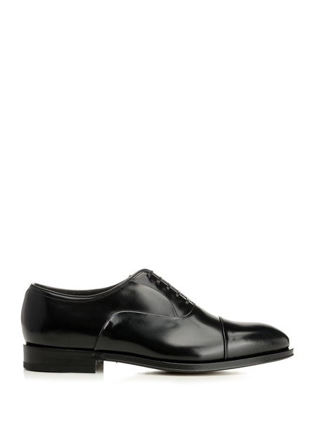 Oxford con toe cap