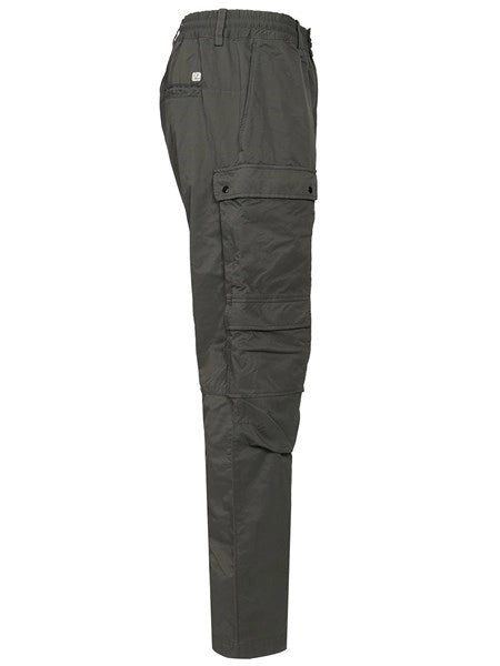Pantaloni cargo