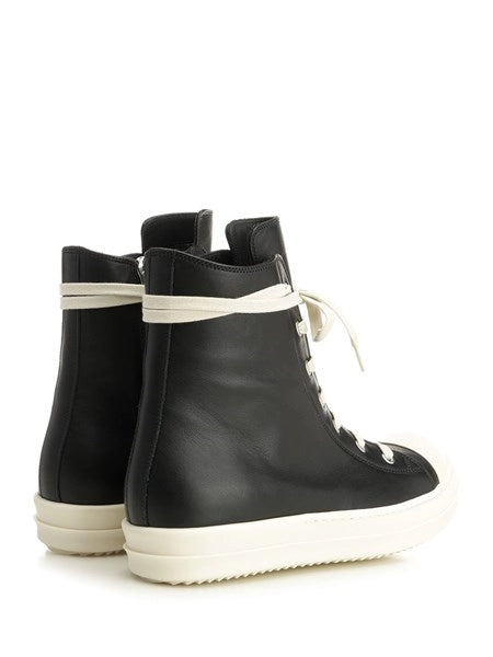 SNEAKS