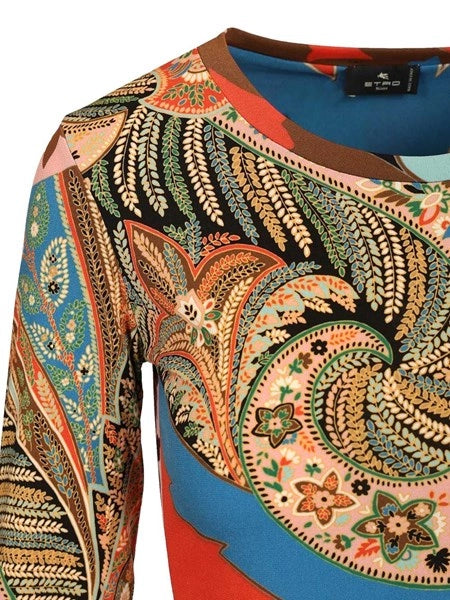 Top a maniche lunghe con stampa paisley