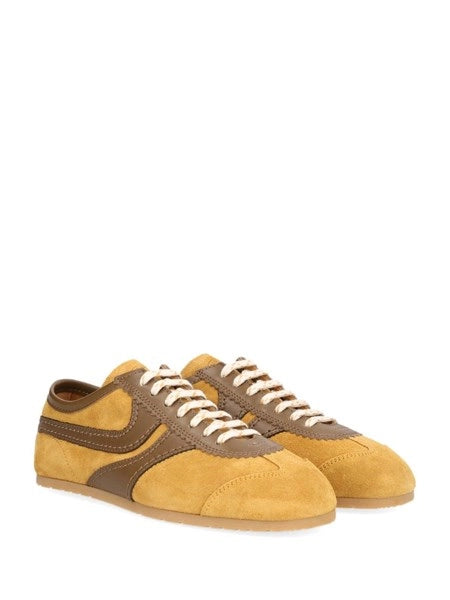 Sneakers in suede