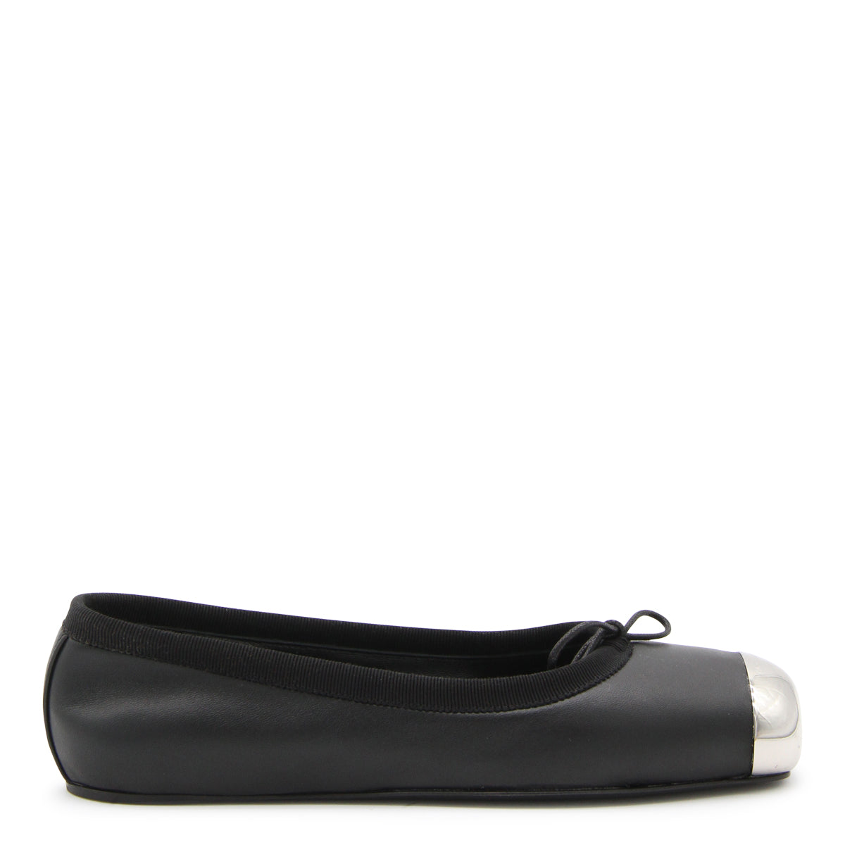 BLACK LEATHER AND SILVER METAL FLATS