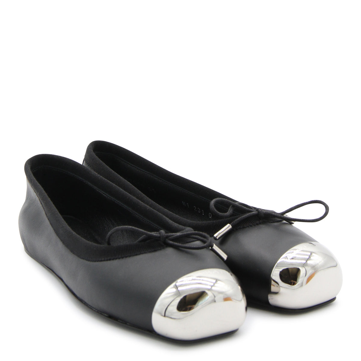 BLACK LEATHER AND SILVER METAL FLATS