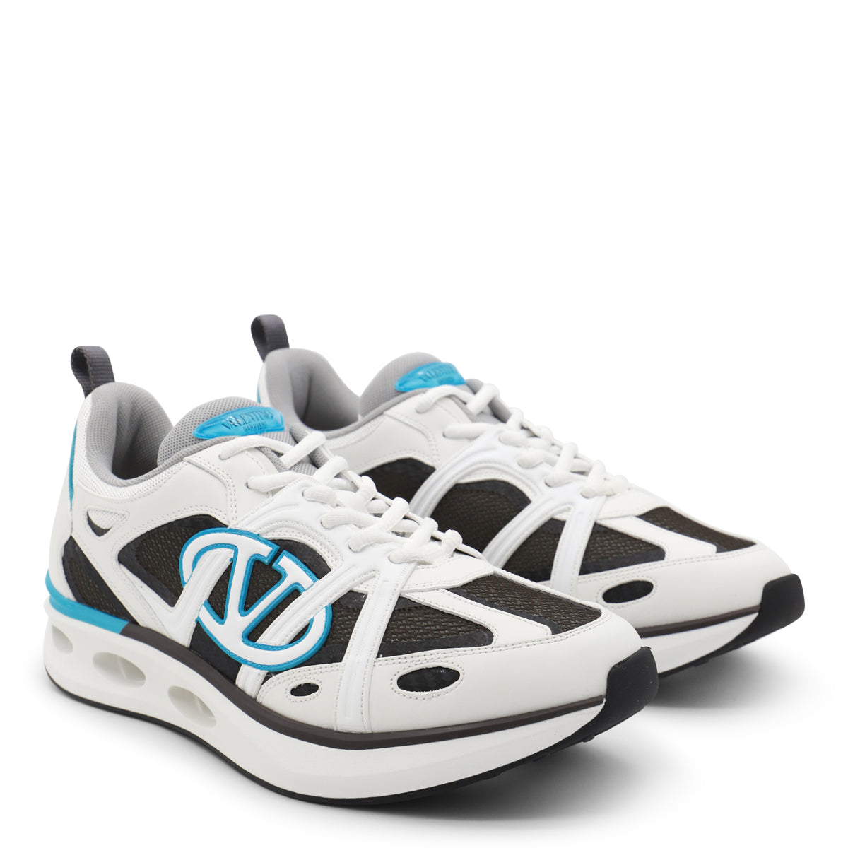 WHITE AND BLACK LEATHER SNEAKERS