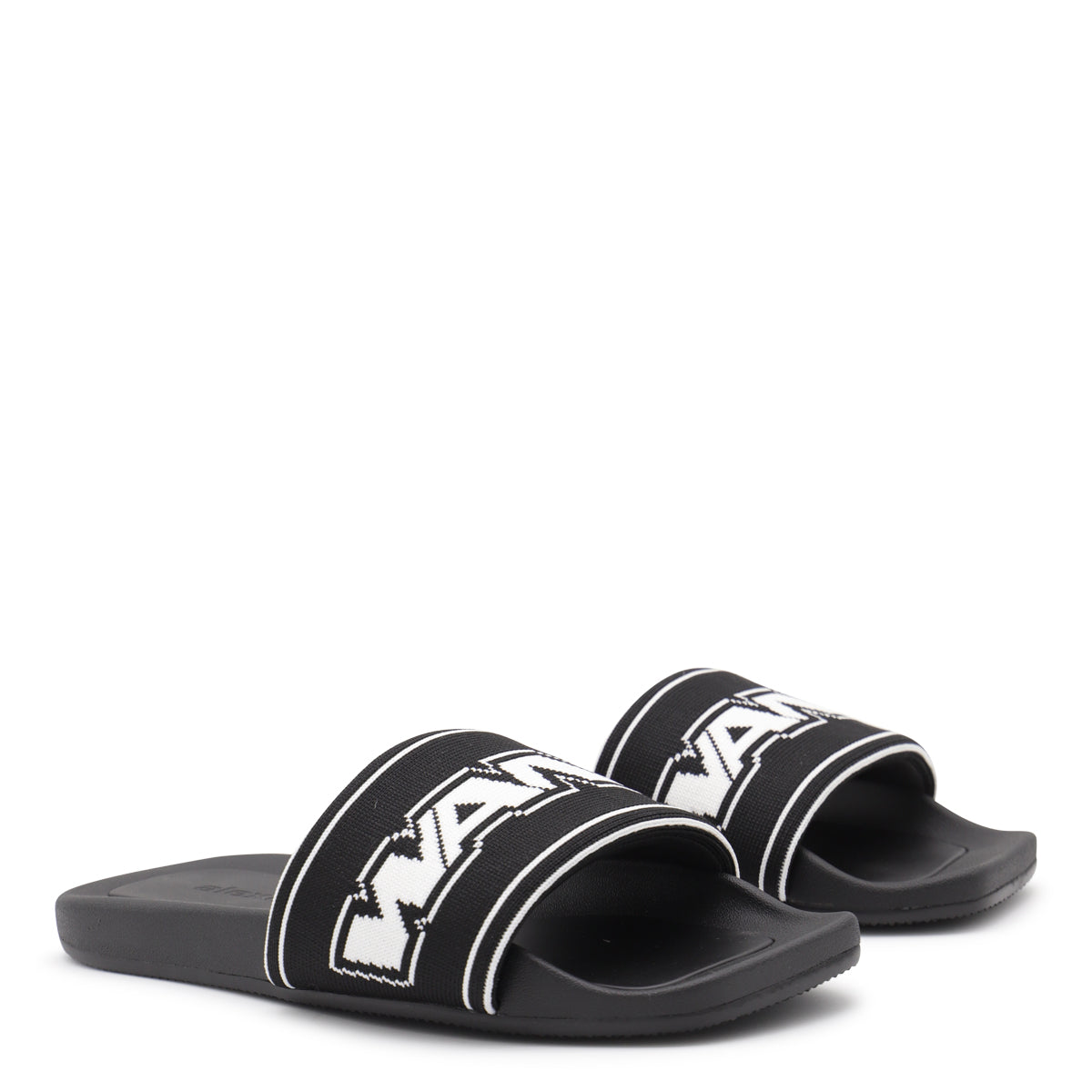 BLACK FLATS