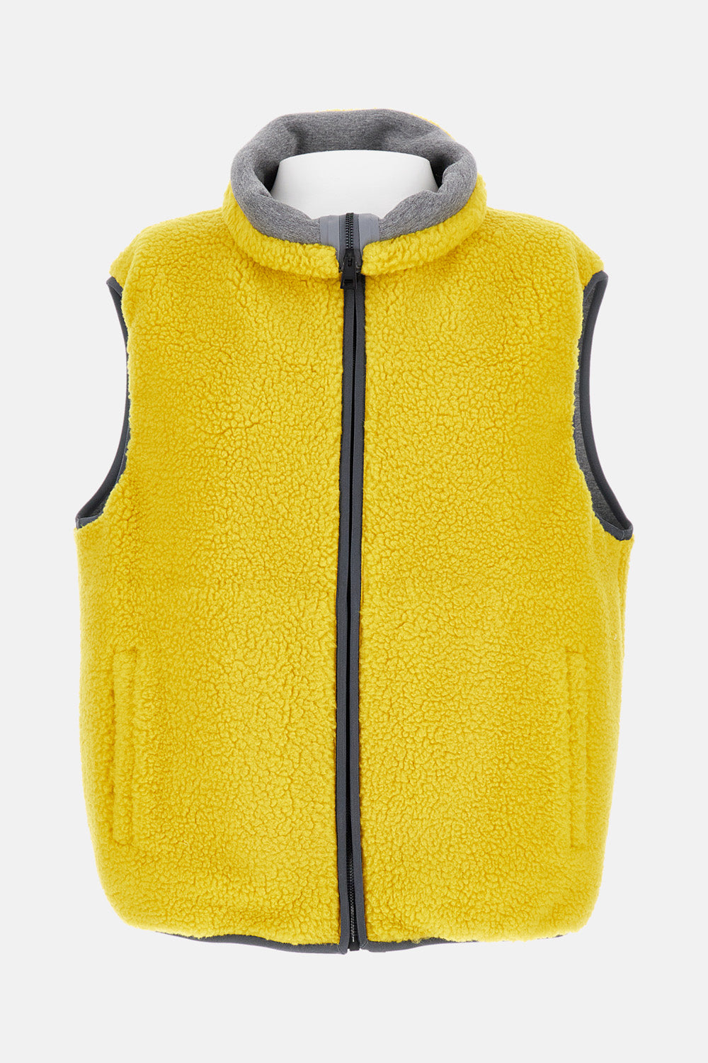 SLEEVELESS FLEECE
