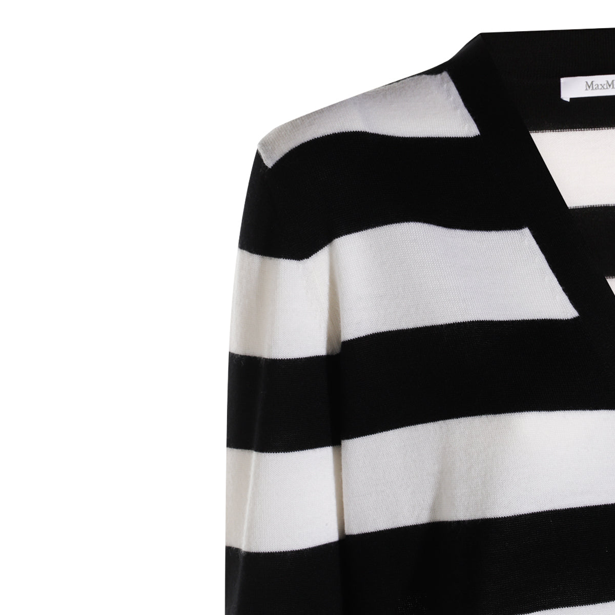 BLACK AND WHITE KNITWEAR
