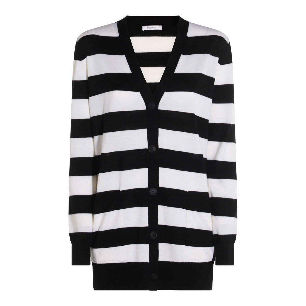 BLACK AND WHITE KNITWEAR