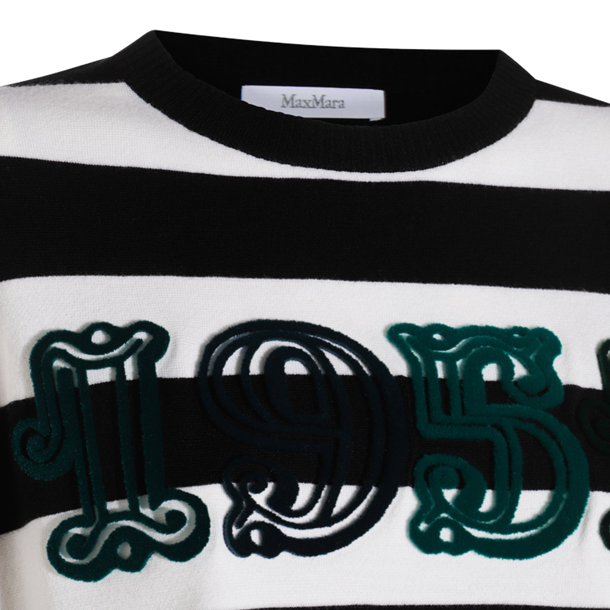 WHITE AND BLACK WOOL KNITWEARR