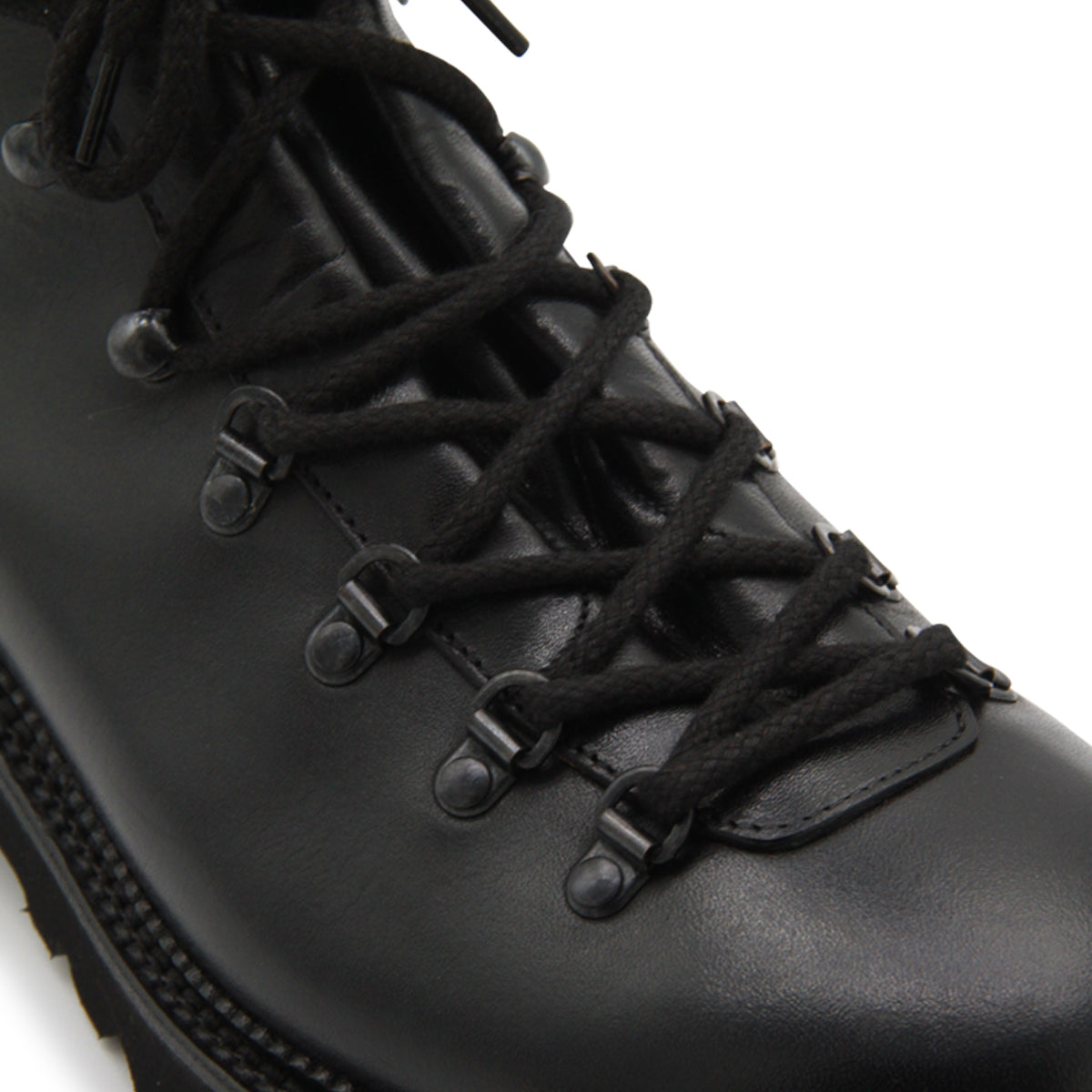 BLACK LEATHER BOOTS