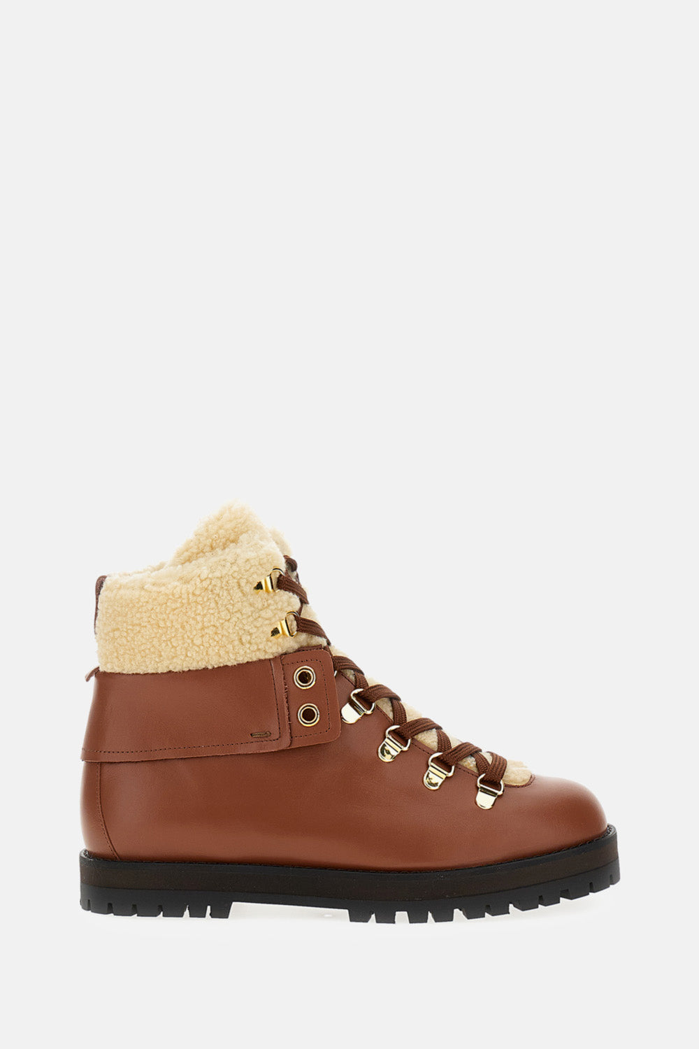 HIKING BOOT