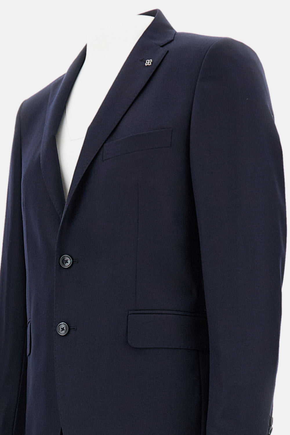 SUIT