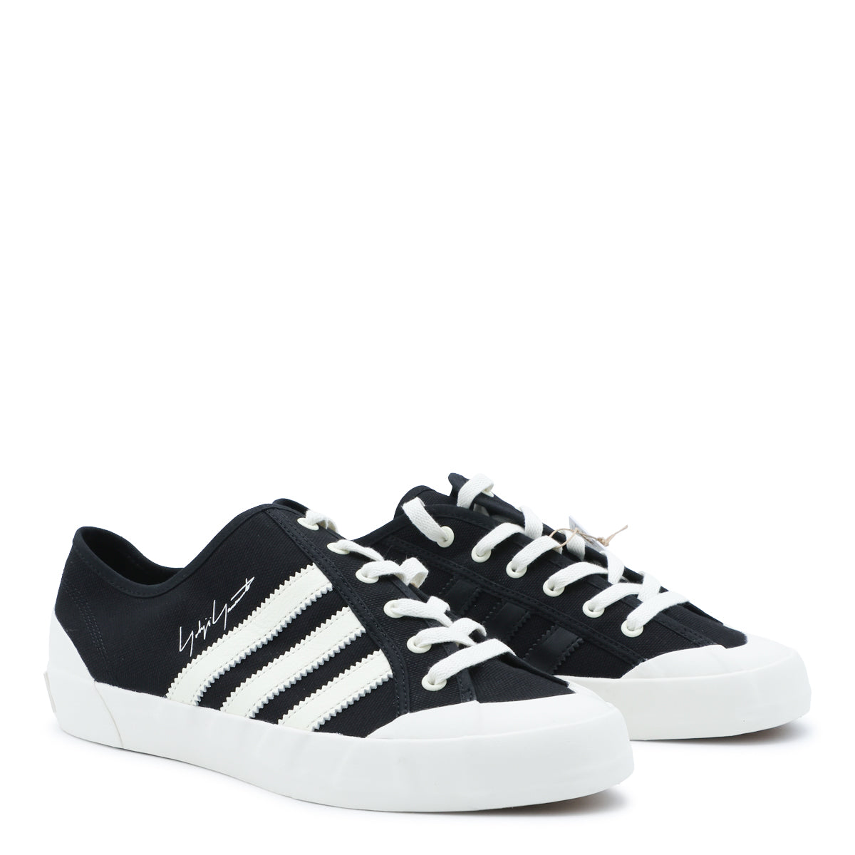 BLACK SNEAKERS