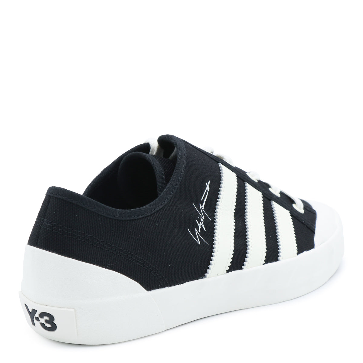 BLACK SNEAKERS