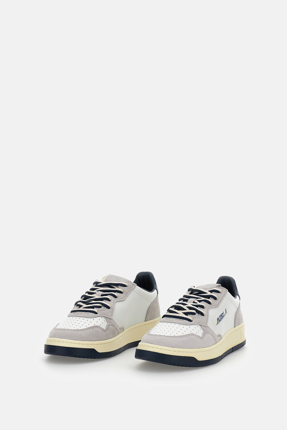 MEDALIST LOW LEATHER SNEAKERS