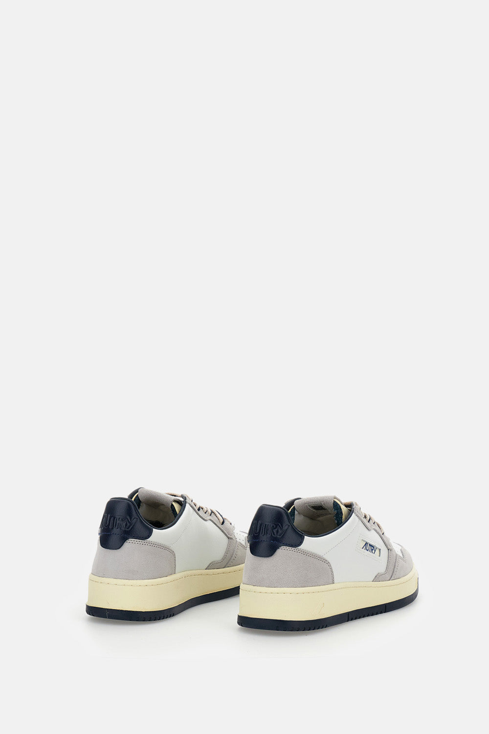 MEDALIST LOW LEATHER SNEAKERS