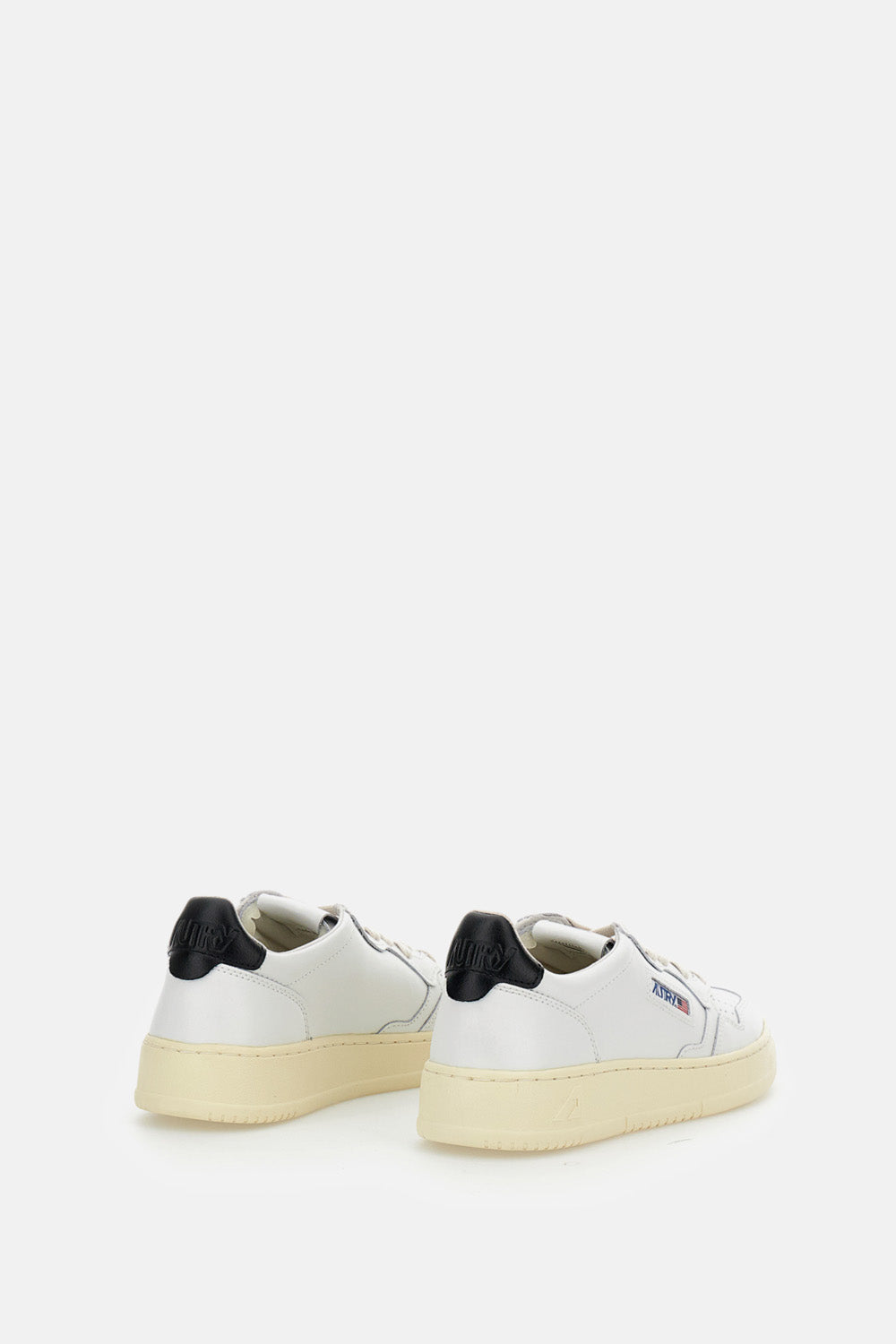 MEDALIST LOW LEATHER SNEAKERS
