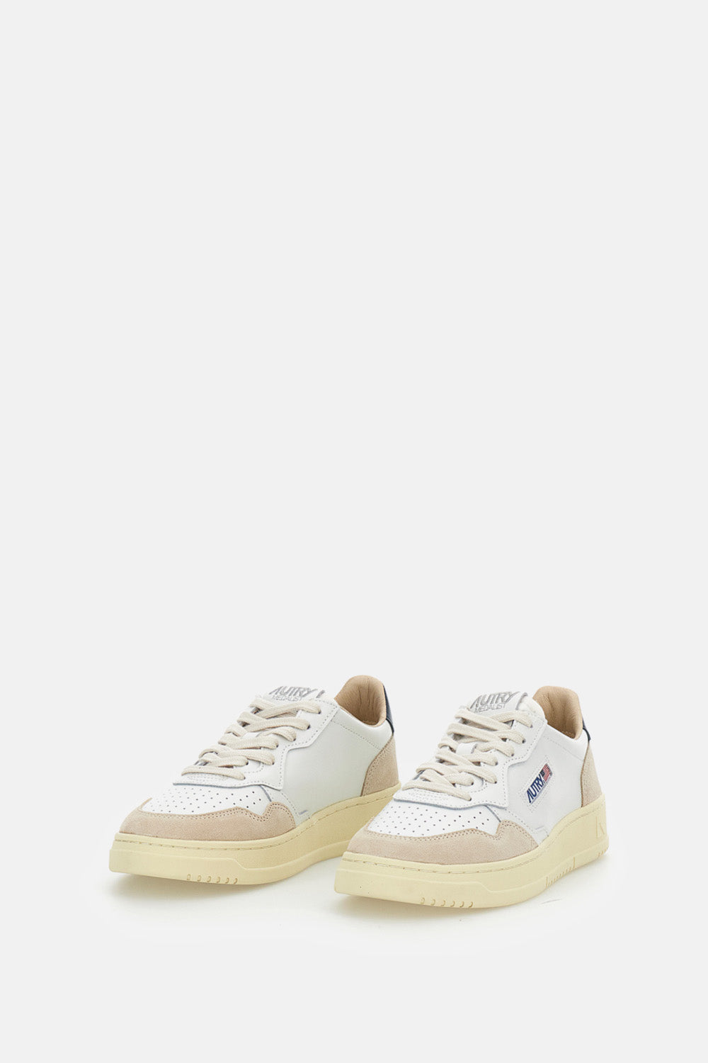 MEDALIST LOW LEATHER SNEAKERS