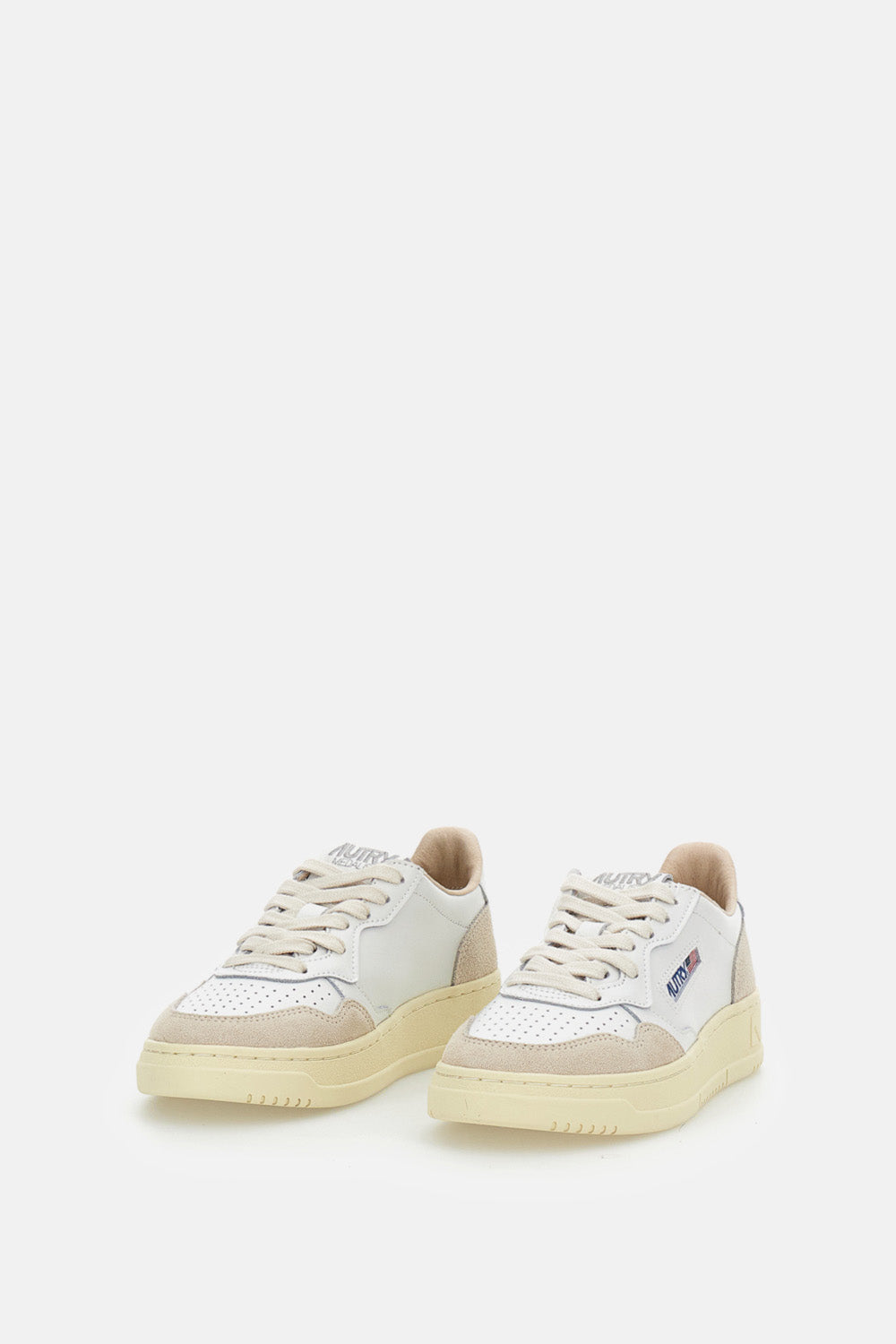 MEDALIST LOW LEATHER SNEAKERS