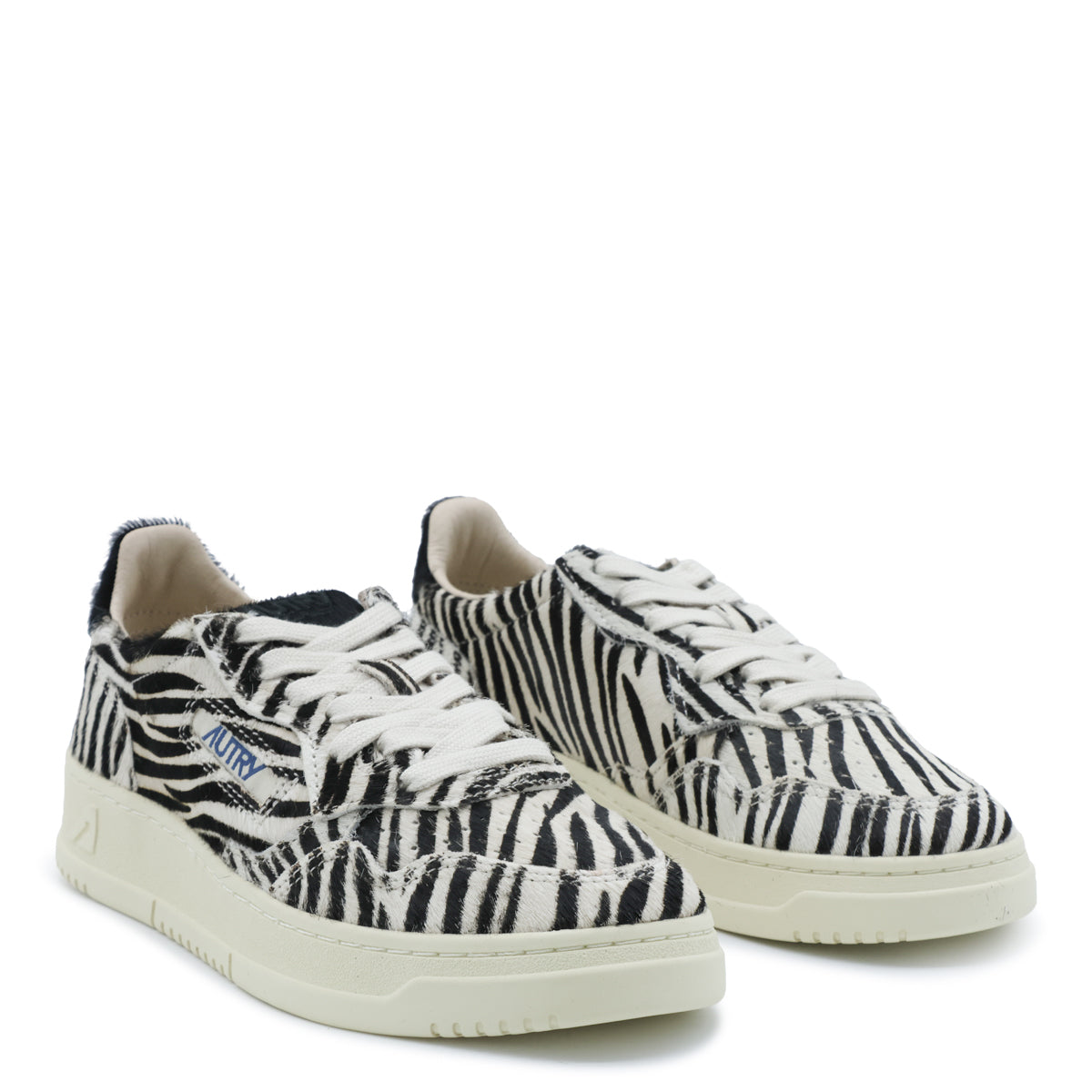 BLACK AND WHITE LEATHER SNEAKERS