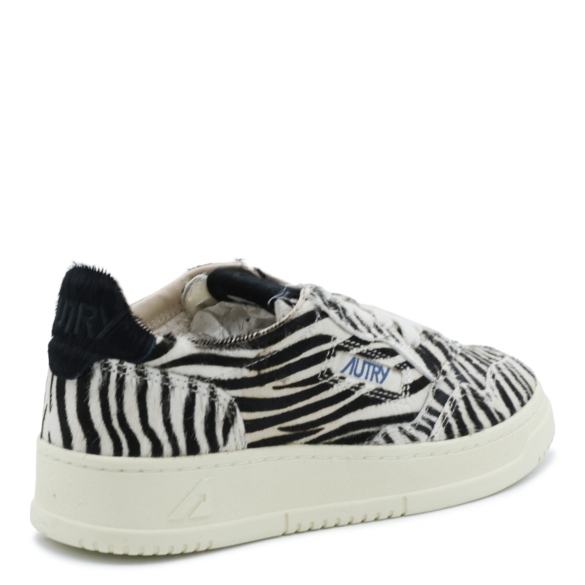 BLACK AND WHITE LEATHER SNEAKERS