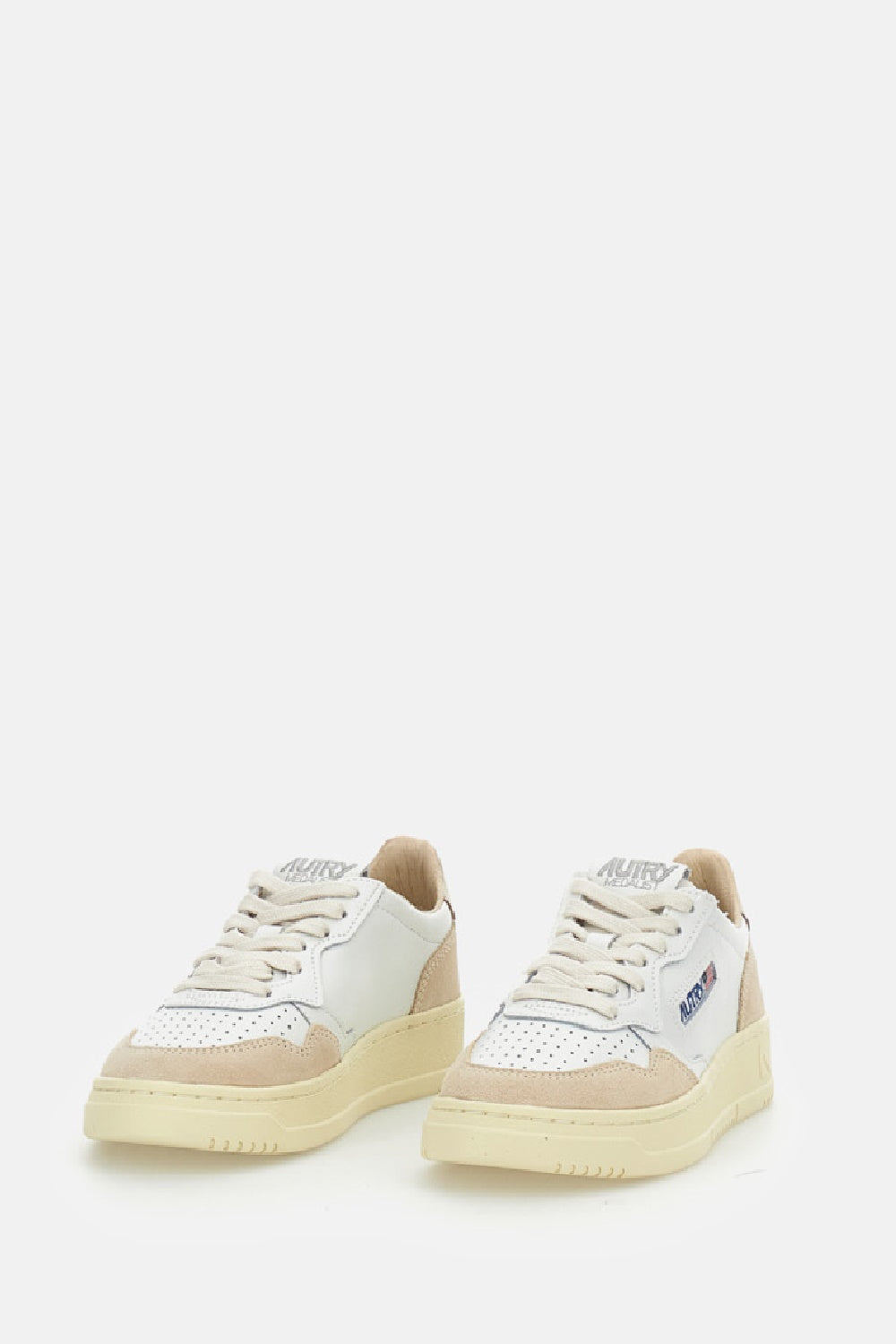 MEDALIST LOW LEATHER SNEAKERS