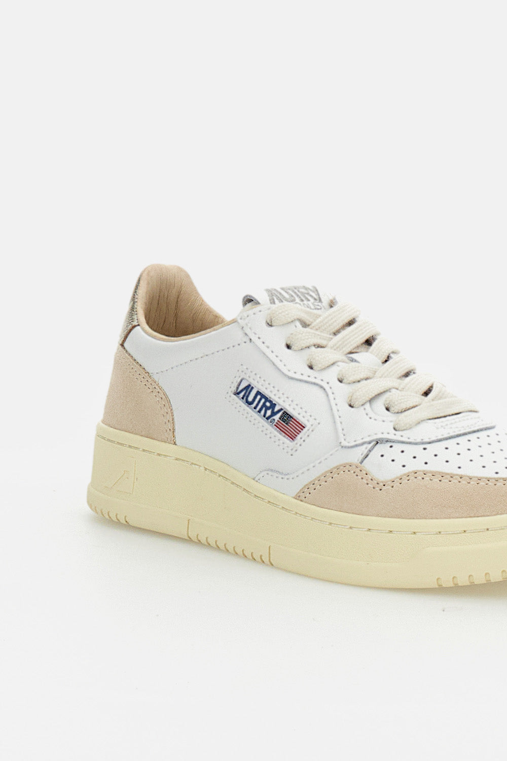 MEDALIST LOW LEATHER SNEAKERS