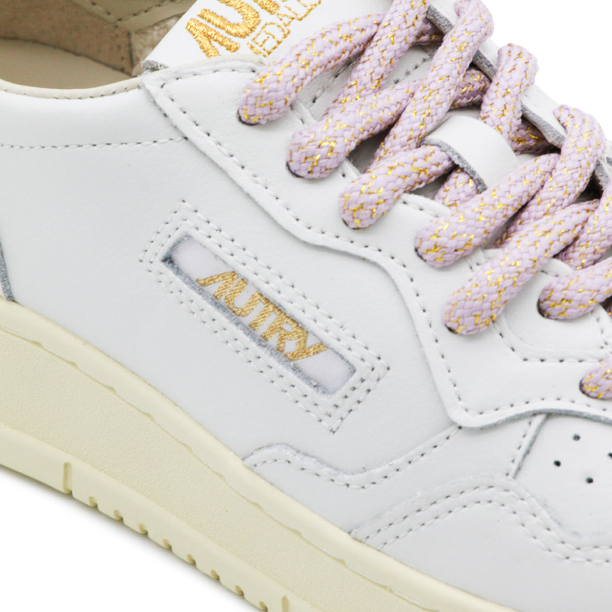 CREAM AND WHITE LEATHER MEDALIST SNEAKERS