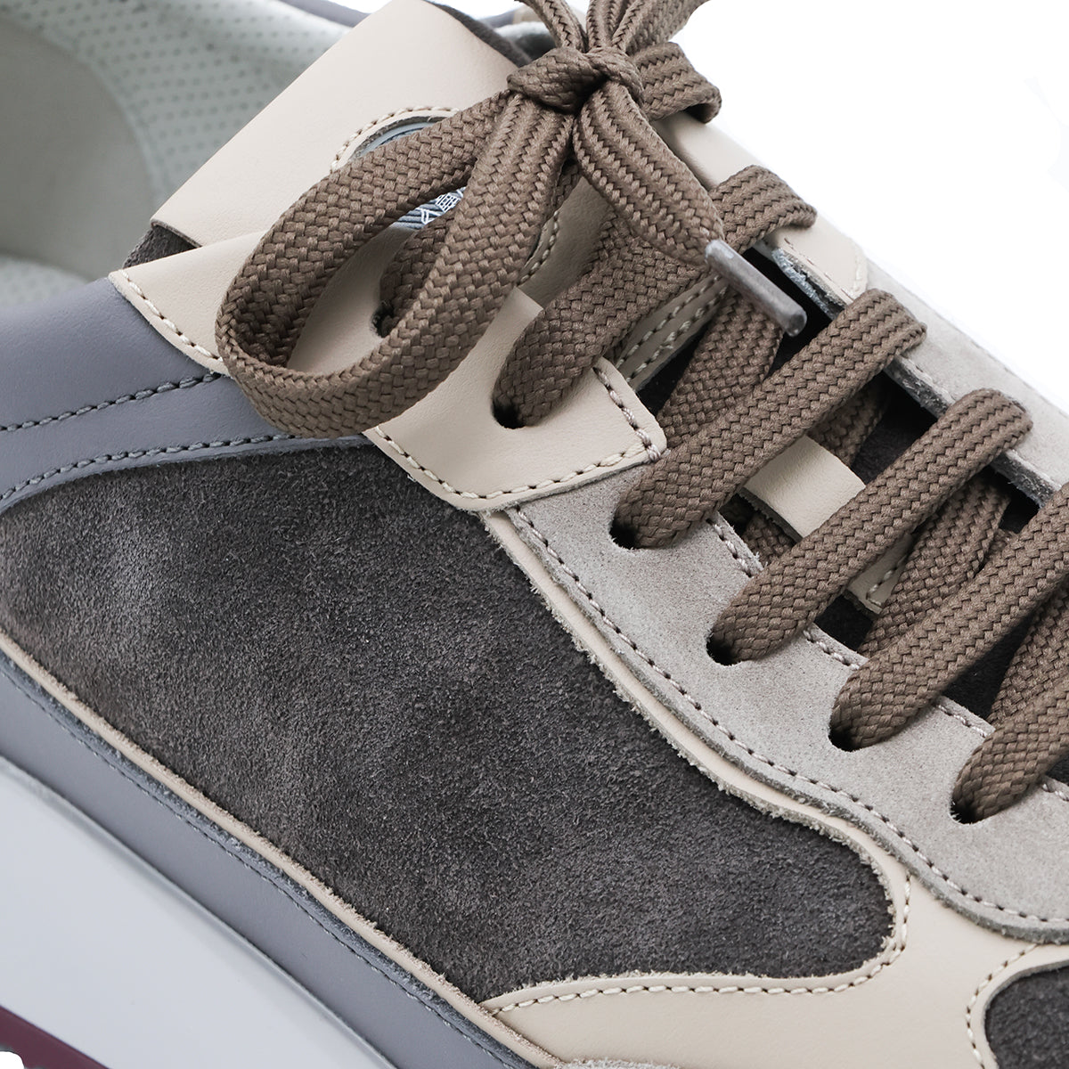GREY LEATHER SNEAKERS