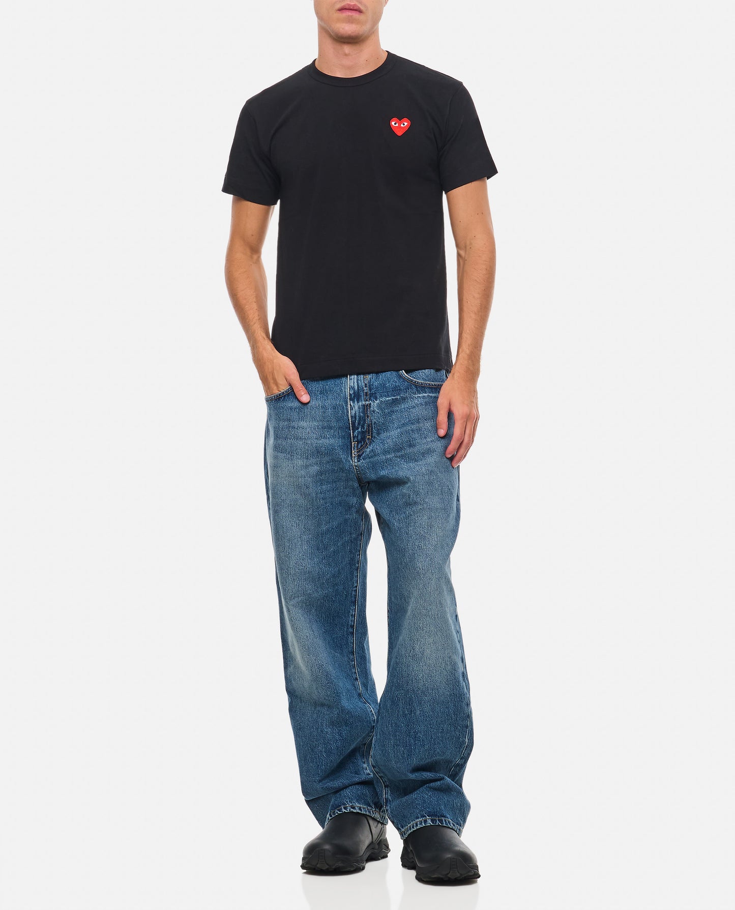 BLACK T-SHIRT WITH UNISEX LOGO