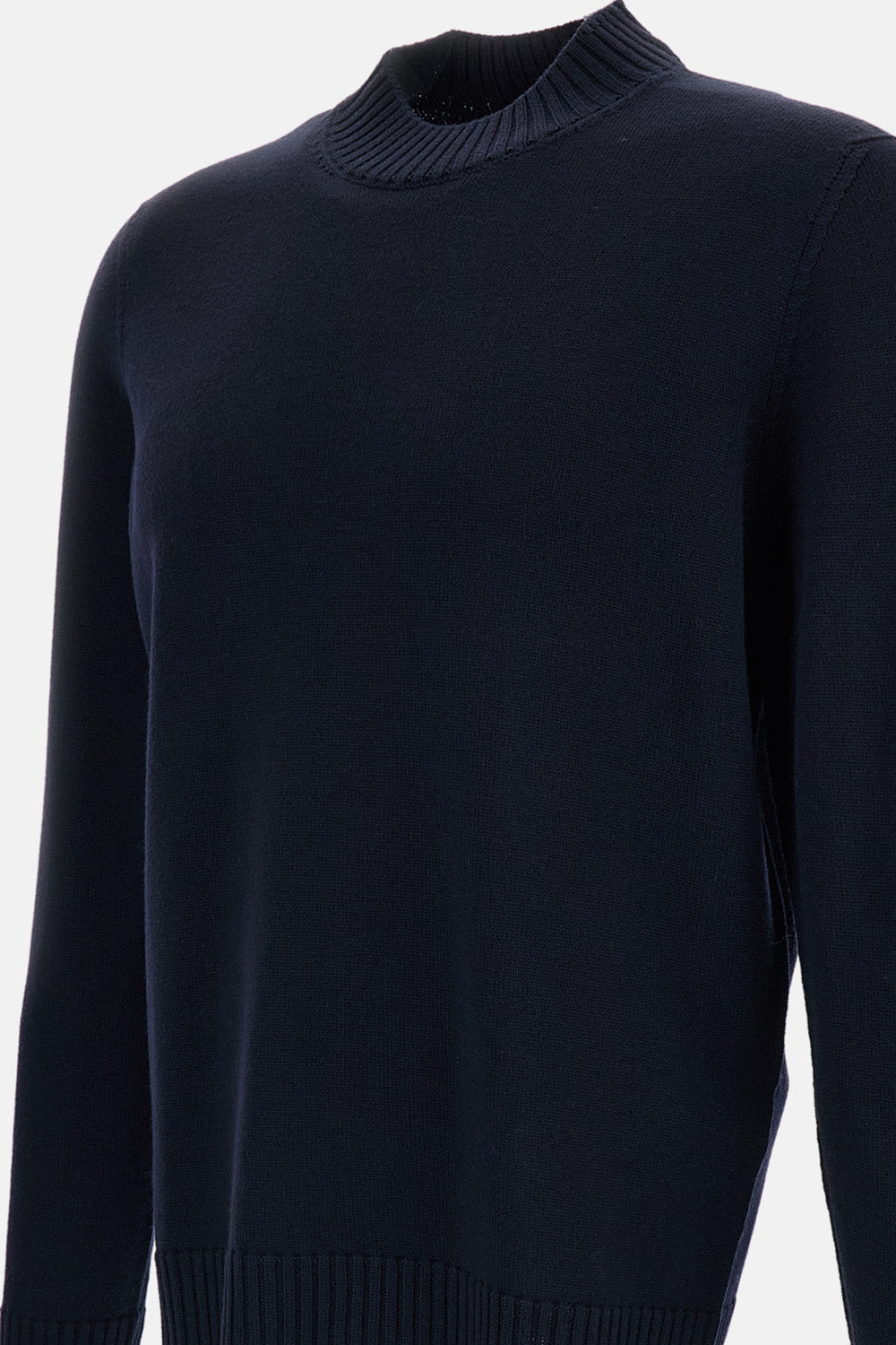 CREWNECK FINE-KNIT SWEATER