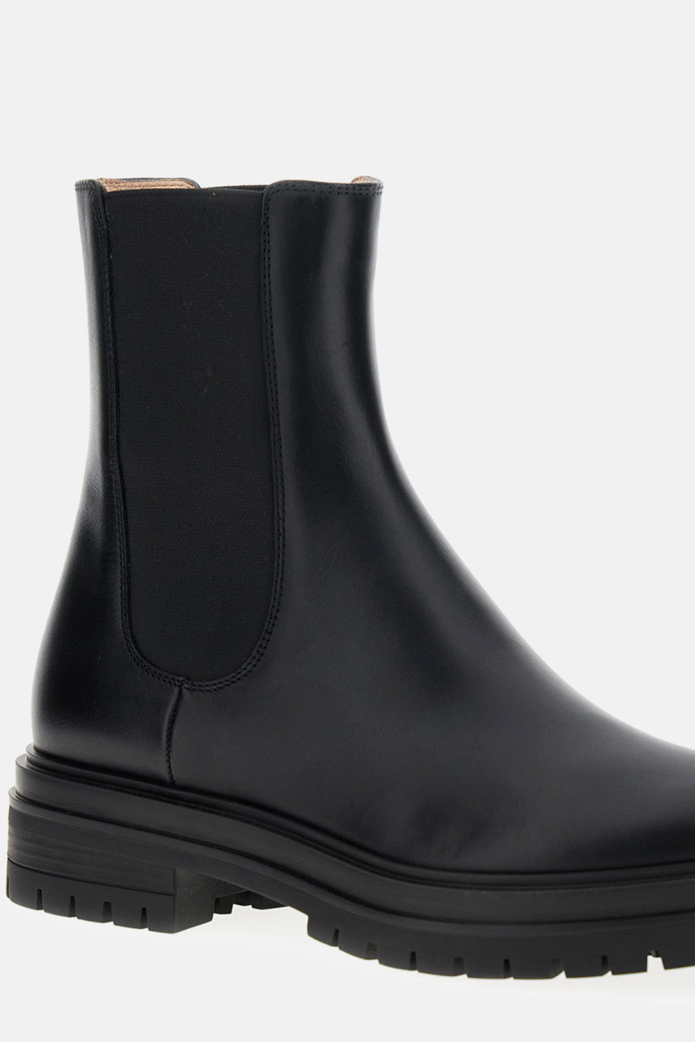 CHESTER BOOTS