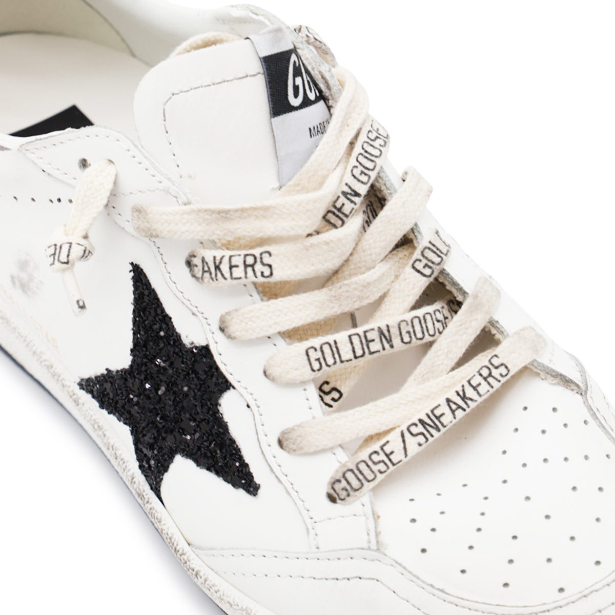 WHITE AND GOLD LEATHER BALL STAR LOW TOP SNEAKERS