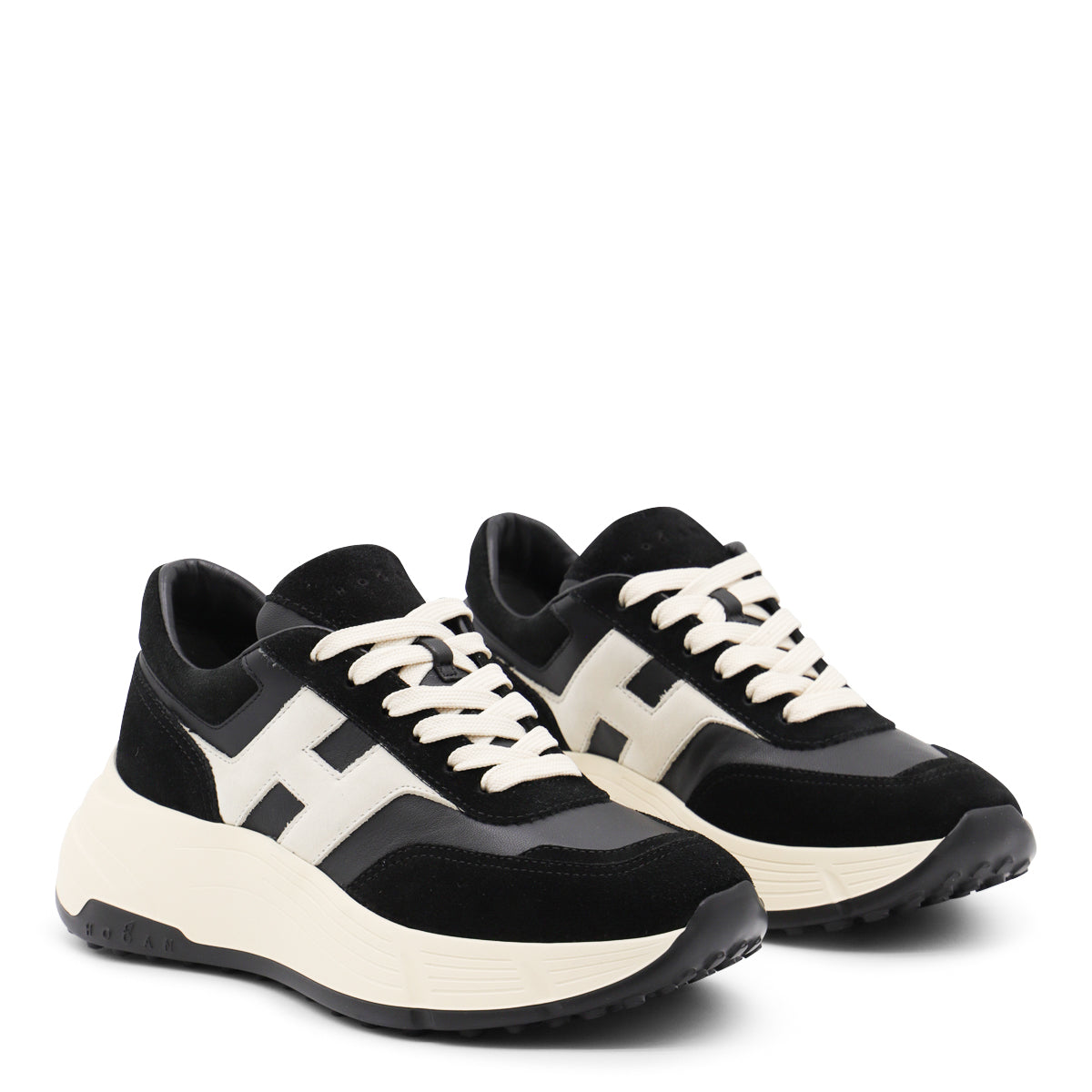 BLACK AND WHITE LEATHER SNEAKERS