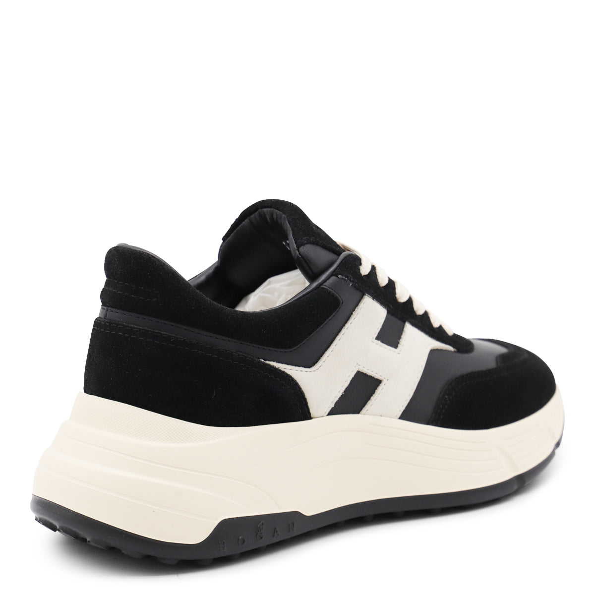 BLACK AND WHITE LEATHER SNEAKERS