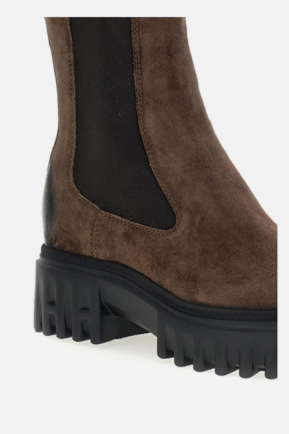 H700 CHELSEA BOOTS