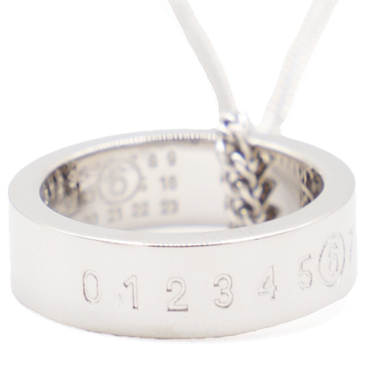 SILVER METAL NECKLACE