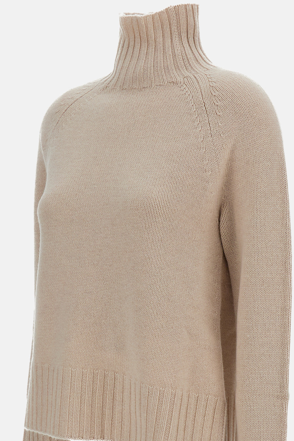 BOXY TURTLENECK WOOL AND CASHMERE SWEATER