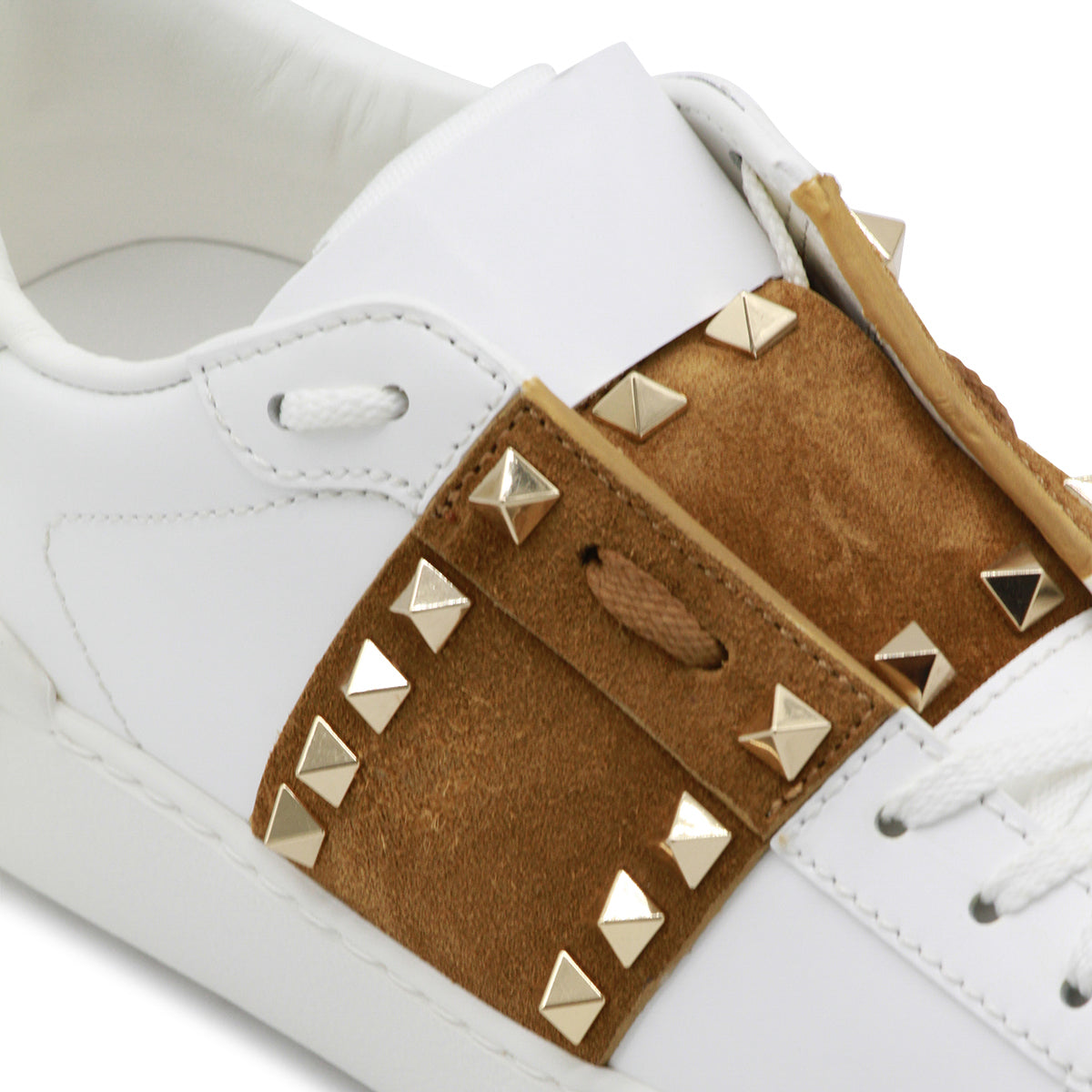 WHITE AND BEIGE LEATHER SNEAKERS