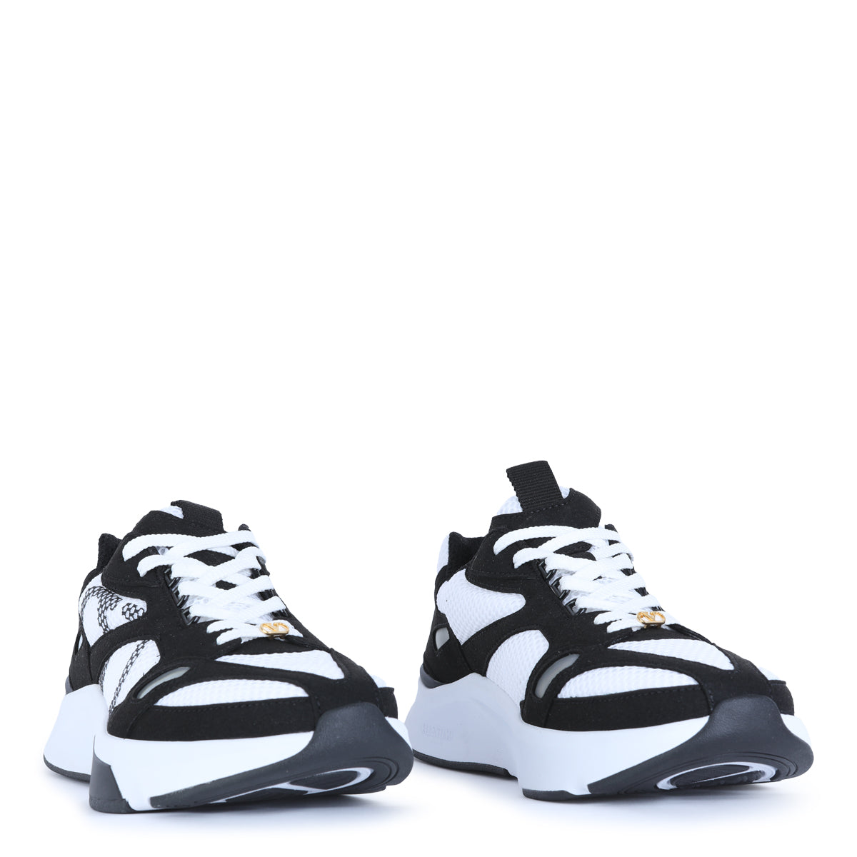 WHITE AND BLACK DEMIVEE SNEAKERS