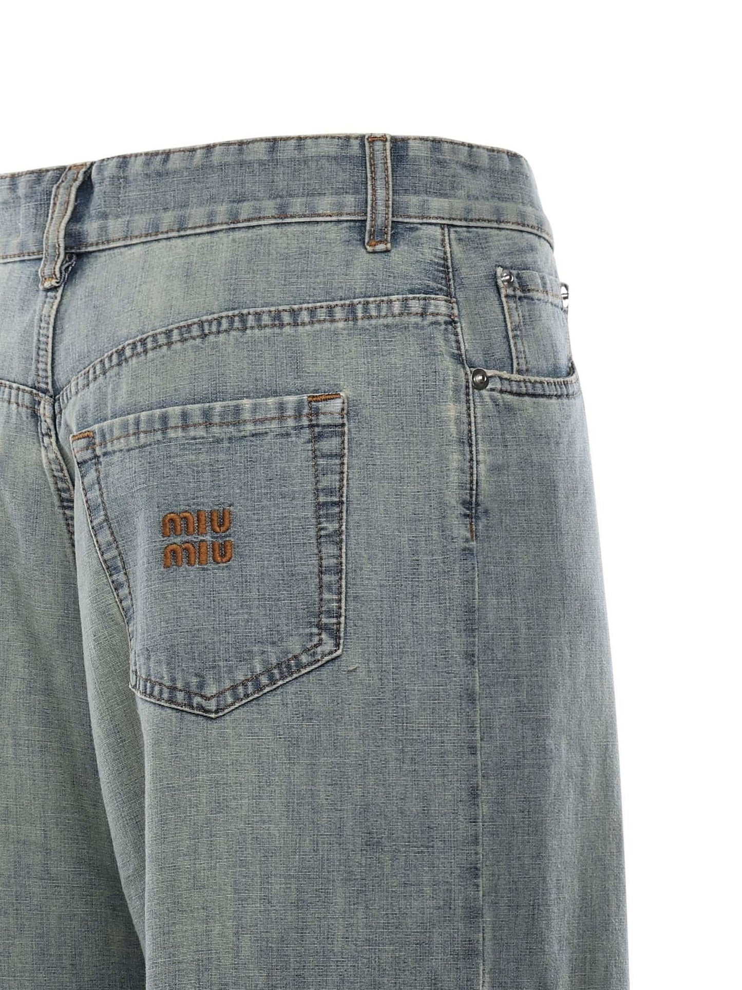 Jeans in chambray