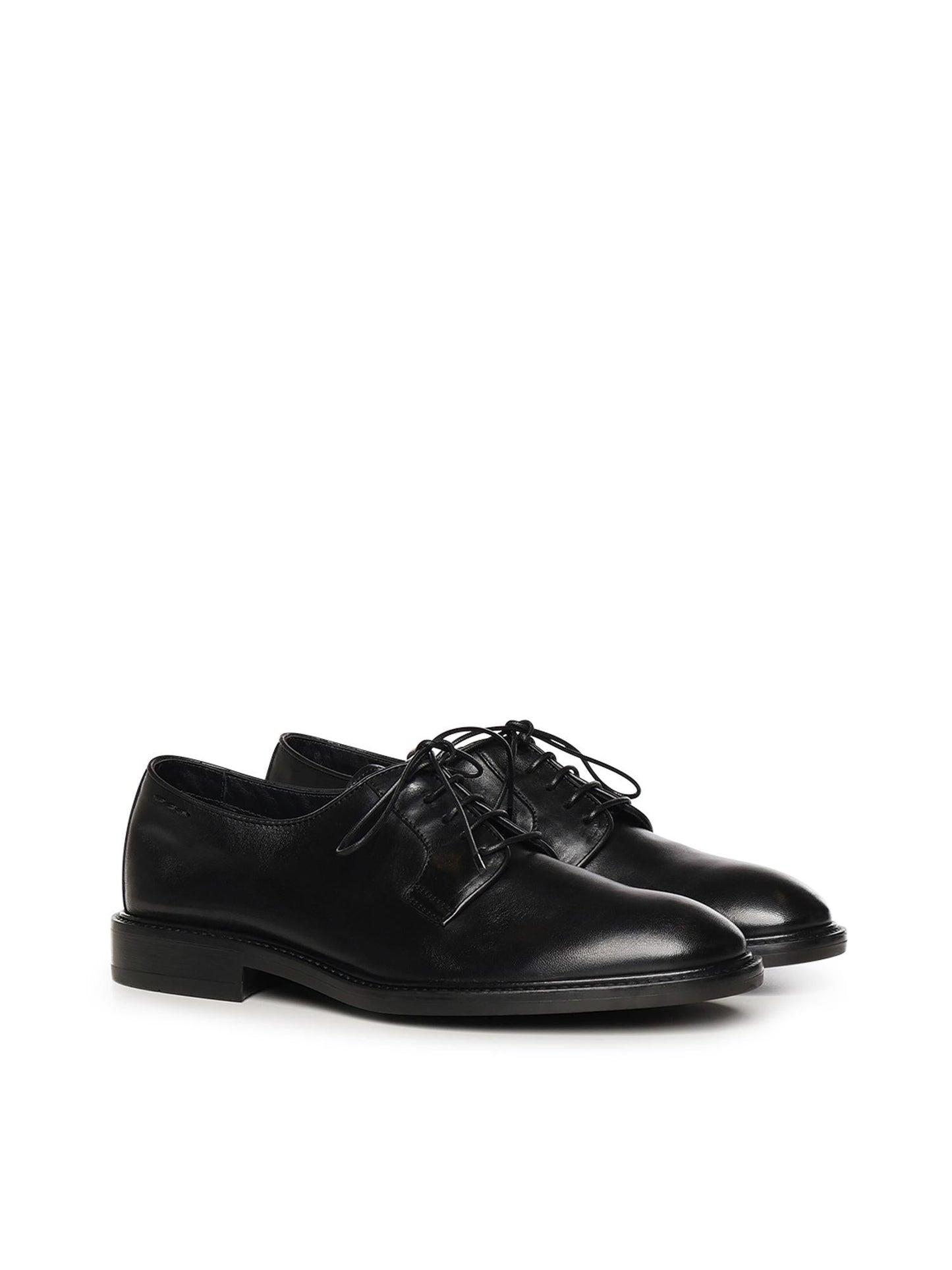 Stringate in pelle
