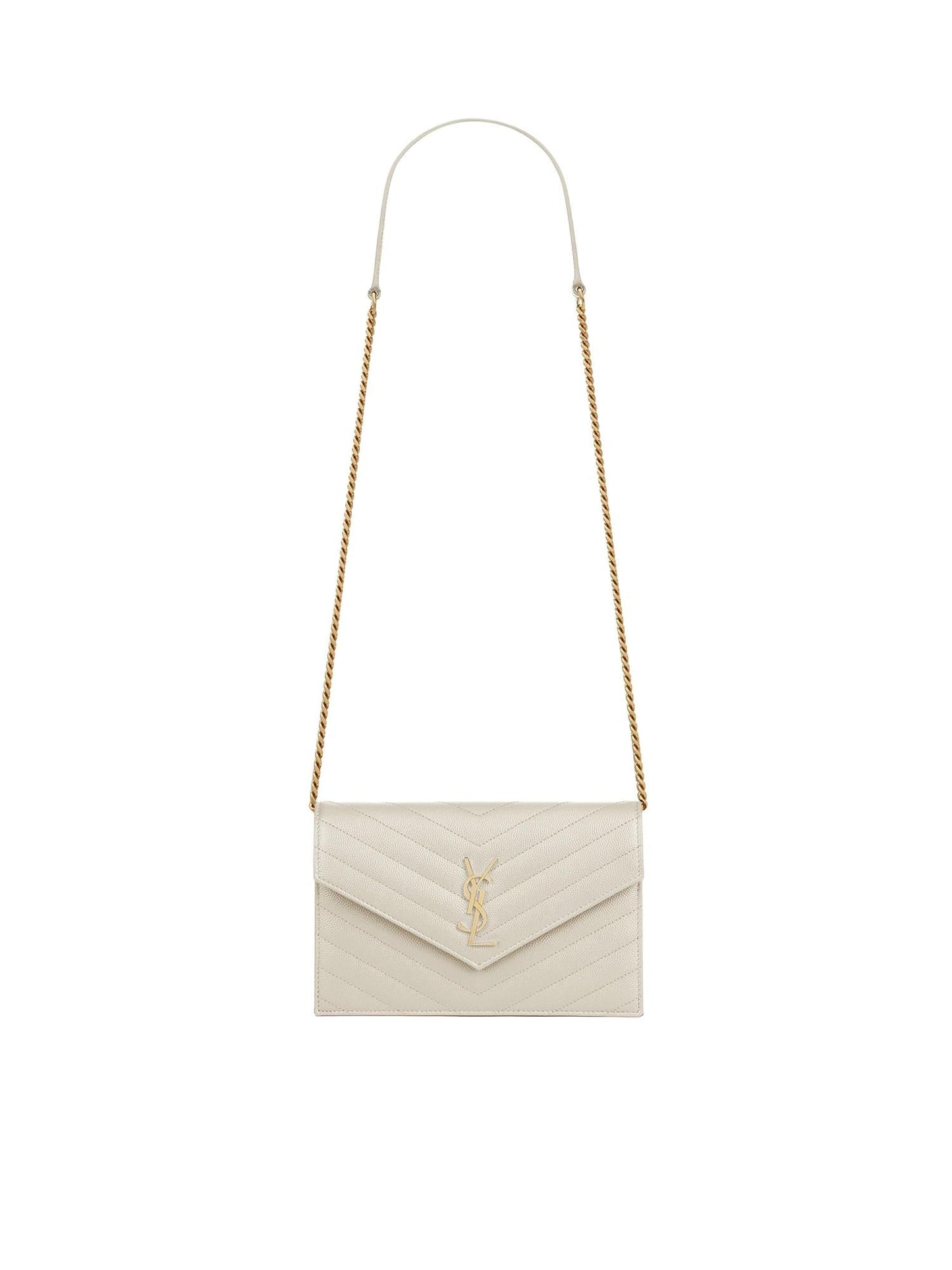 Pochette Envelope con catena Cassandre in pelle grain de poudre