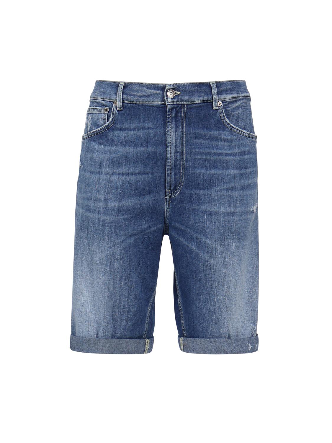 Bermuda Lenz in bull stretch